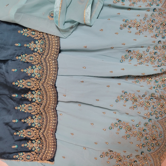 Indian Sharara 3 piece Suit - Picture 3 of 7